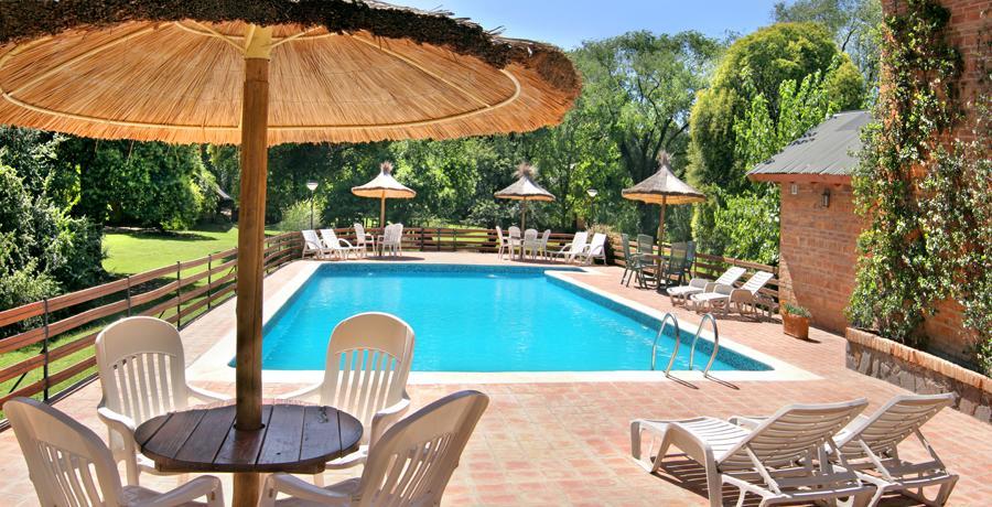 Grenouille Hotel Villa General Belgrano Exterior foto